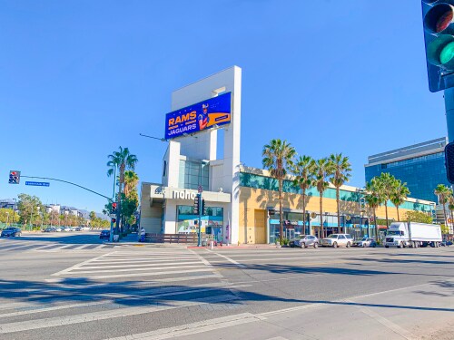 Lankershim Blvd, North Hollywood, CA à louer - Photo principale – Image 1 sur 8