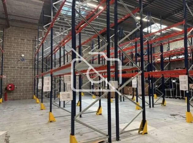 Local d’activités dans Villejust à louer Photo intérieure– Image 1 sur 4