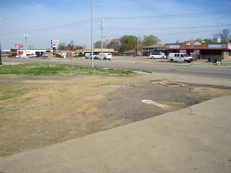 1918 Phoenix Ave, Fort Smith, AR à louer - Photo principale – Image 1 sur 1