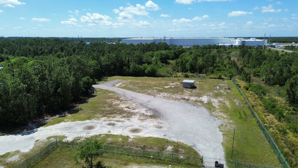 pt of 1060 Cox Rd, Cocoa, FL à louer - Photo principale – Image 1 sur 2