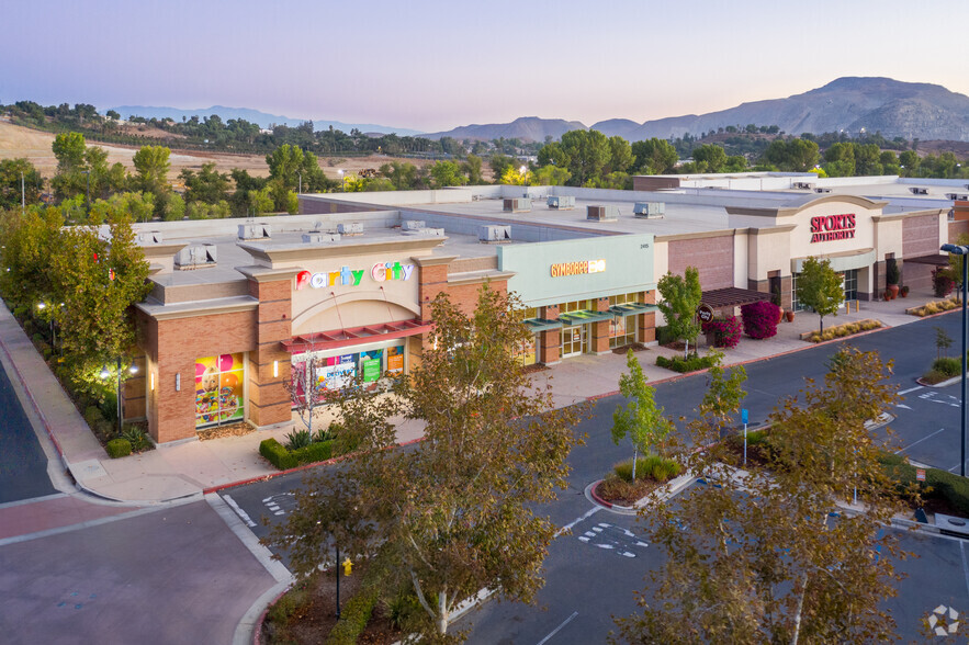 2430-3485 Cajalco Rd, Corona, CA à louer - Photo de l’immeuble – Image 3 sur 17