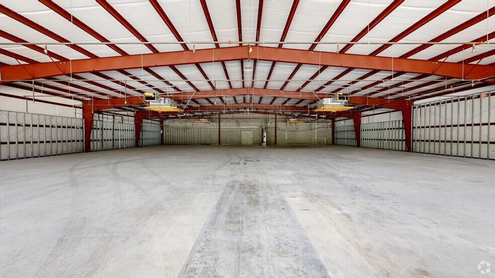 5457 W Davis St, Conroe, TX à louer - Numérisation 3D Matterport – Image 2 sur 29