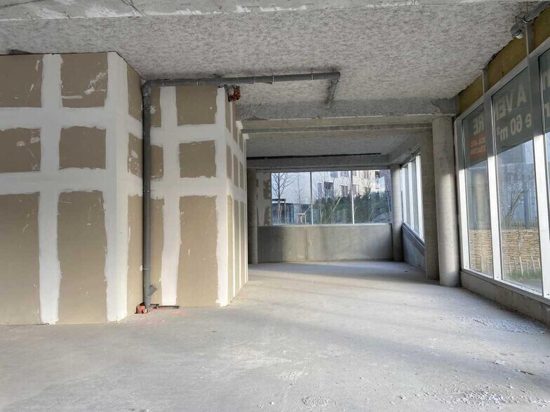 Local commercial dans Lille à louer - Photo de l’immeuble – Image 2 sur 3