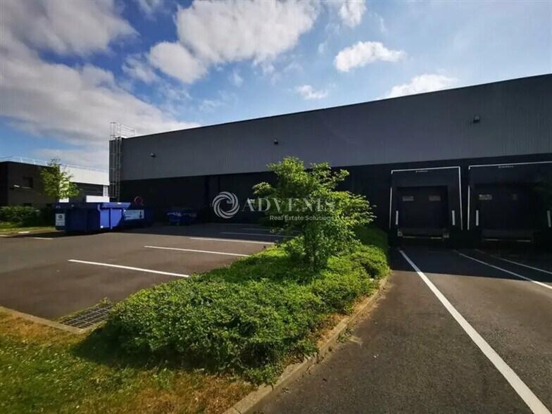 Industriel/Logistique dans Lesquin à louer - Photo de l’immeuble – Image 2 sur 12