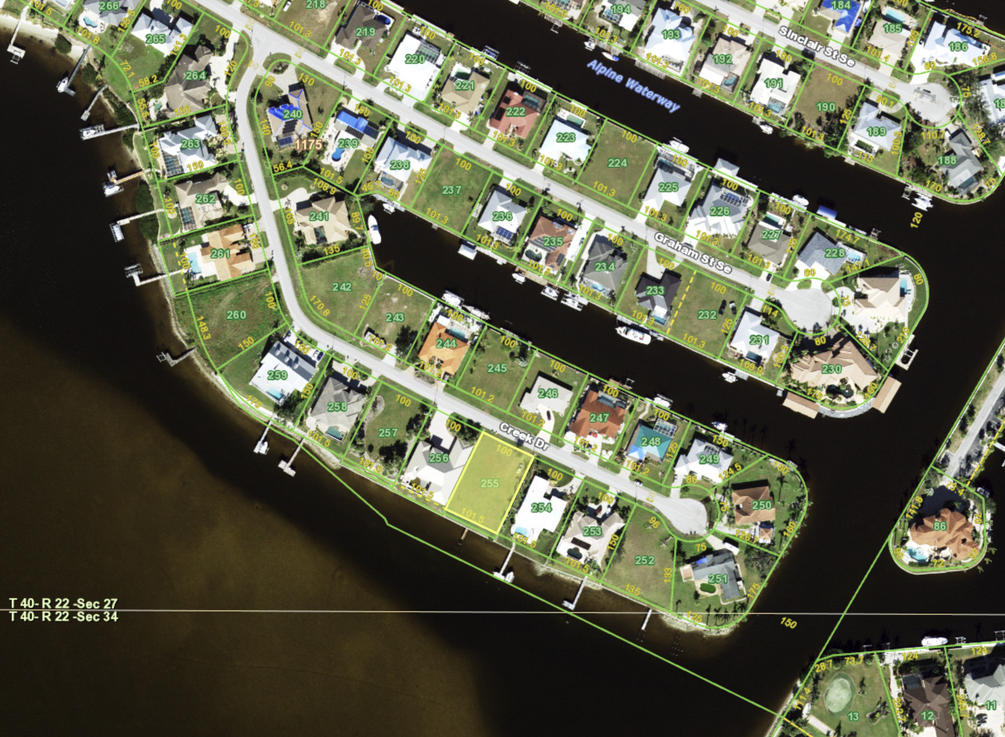 135 Creek Dr SE, Port Charlotte, FL à vendre Photo principale– Image 1 sur 2