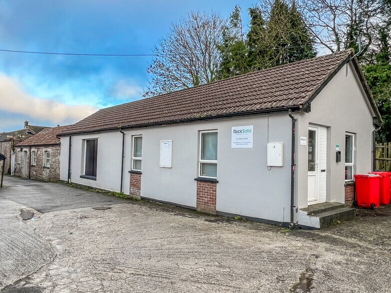 1-7 The Sq, Grampound Road à vendre - Photo de l’immeuble – Image 3 sur 10