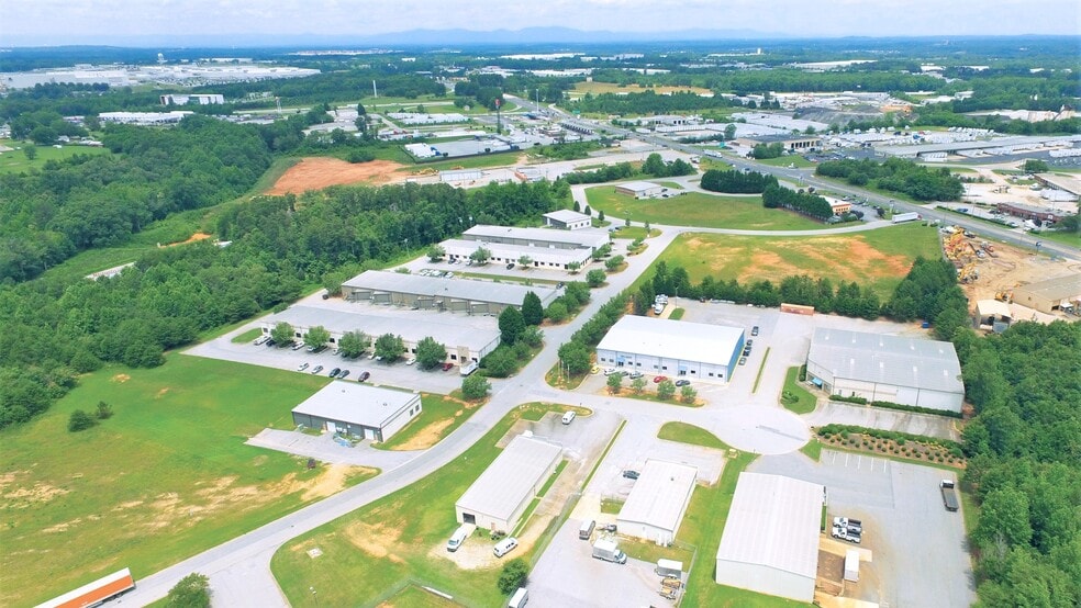 316 Business Pky, Greer, SC à louer - Aérien – Image 2 sur 4