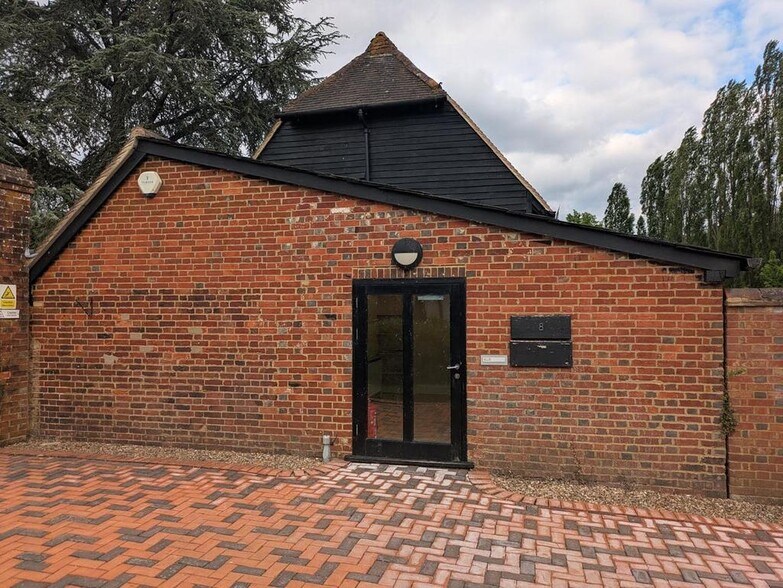 Birtley Rd, Guildford à vendre - Photo de l’immeuble – Image 1 sur 9