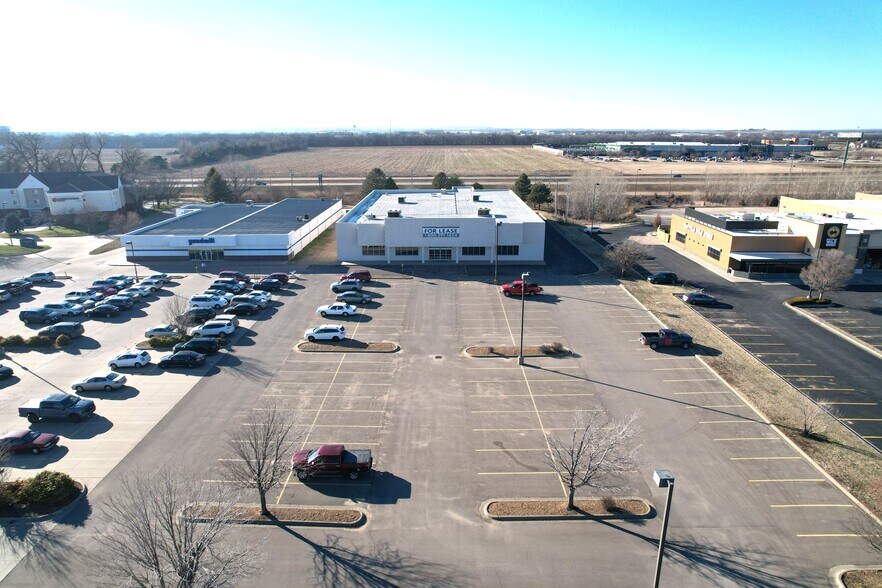 2620 Planet Ave, Salina, KS à louer - Photo de l’immeuble – Image 1 sur 6
