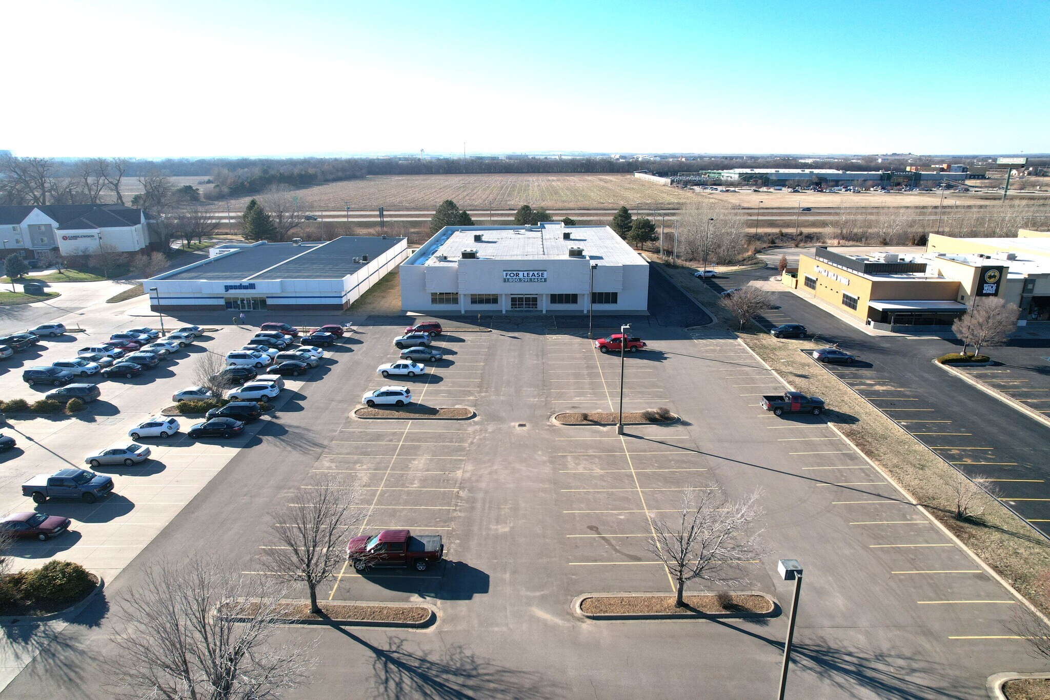 2620 Planet Ave, Salina, KS à louer Photo de l’immeuble– Image 1 sur 7