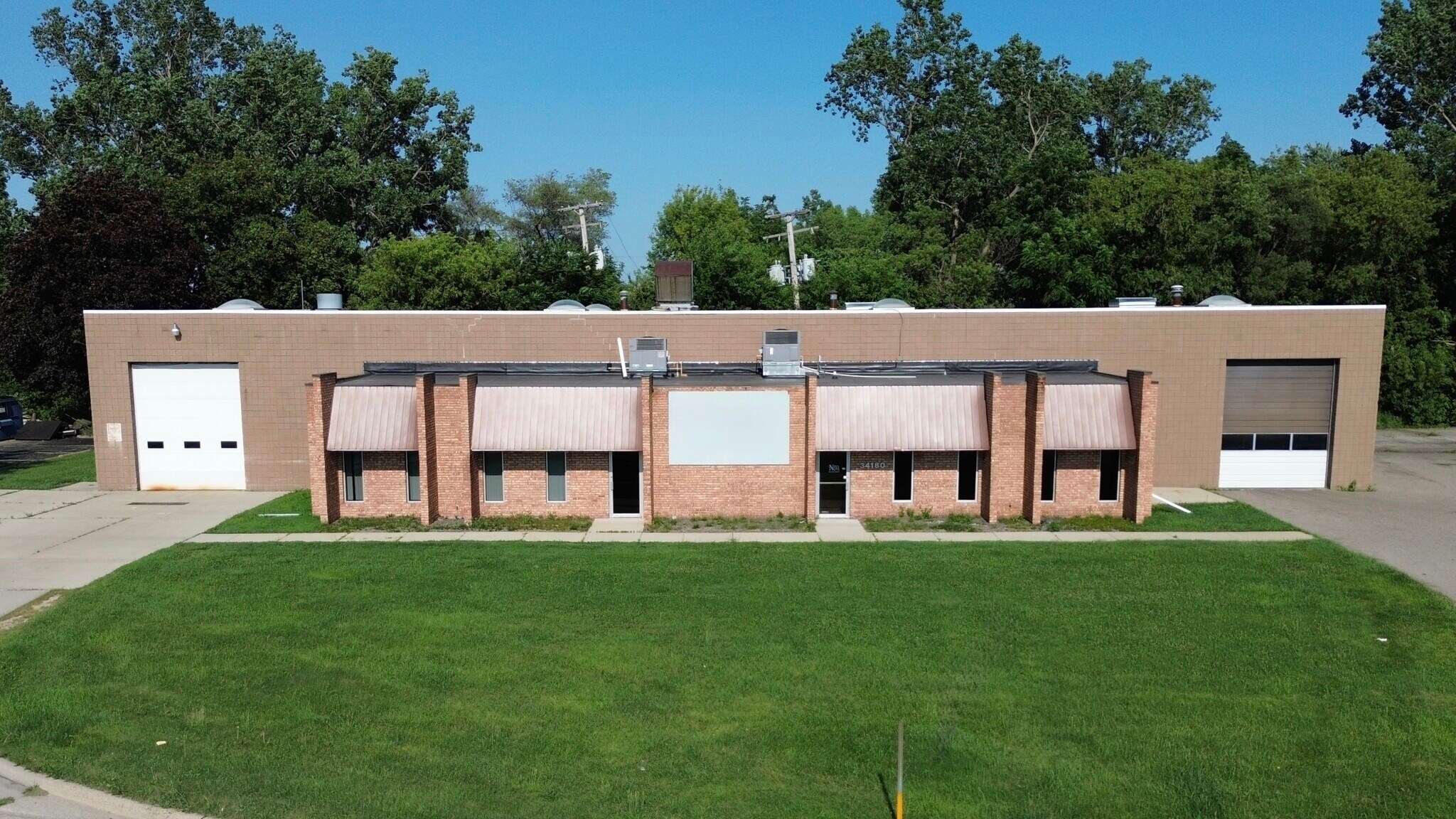 34180 Klein Rd, Fraser, MI à vendre Photo de l’immeuble– Image 1 sur 6
