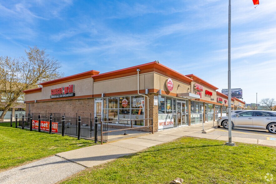 4545-4551 Kingston Rd, Toronto, ON à louer - Photo de l’immeuble – Image 3 sur 4