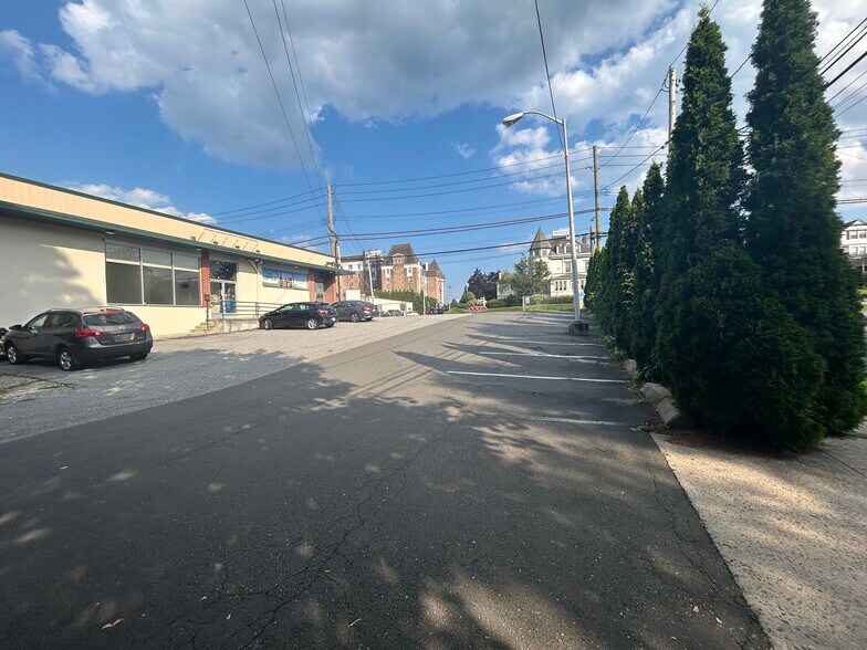 800-808 E Boston Post Rd, Mamaroneck, NY à louer - Photo de l’immeuble – Image 2 sur 14