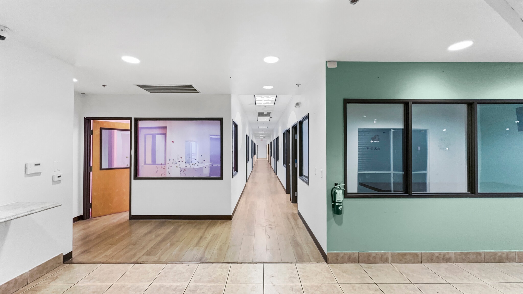 348-350 N Nellis Blvd, Las Vegas, NV à louer Photo intérieure– Image 1 sur 9