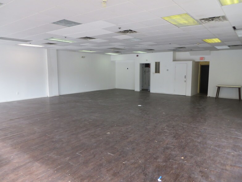 327-335 Raritan Ave, Highland Park, NJ à louer - Photo de l’immeuble – Image 3 sur 3