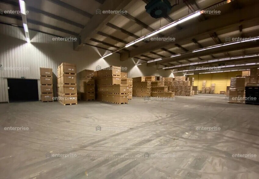 Industriel/Logistique dans Rouvroy à louer - Photo de l’immeuble – Image 2 sur 5