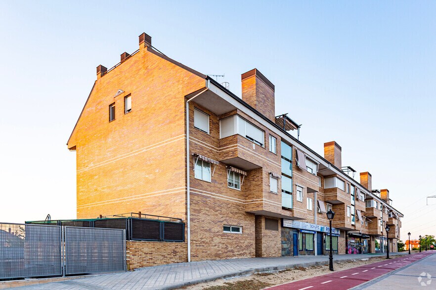 Local commercial dans Arroyomolinos, Madrid à louer - Photo de l’immeuble – Image 2 sur 2