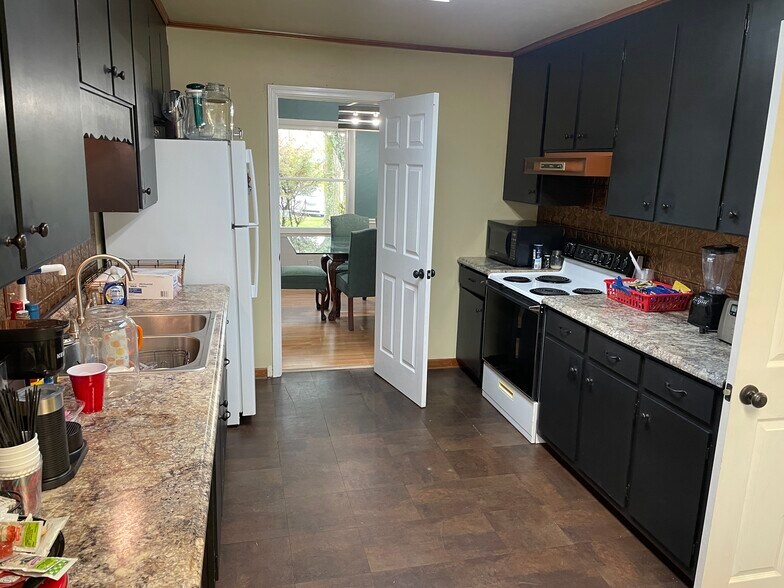 5075 Main St, Spring Hill, TN à louer - Photo intérieure – Image 3 sur 9