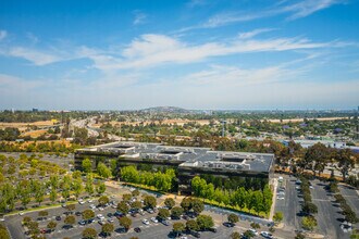 1500 Hughes Way, Long Beach, CA - VUE AÉRIENNE  vue de carte - Image1