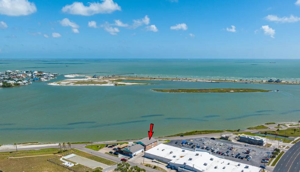 1325 Broadway St, Rockport, TX à vendre - Photo de l’immeuble – Image 2 sur 18
