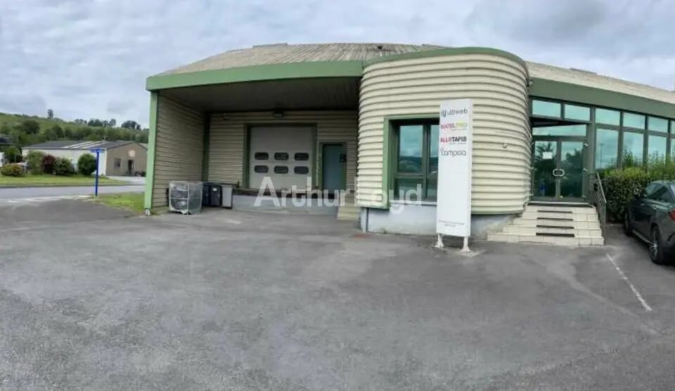 Local d'activités dans Givet à vendre - Photo de l’immeuble – Image 2 sur 8