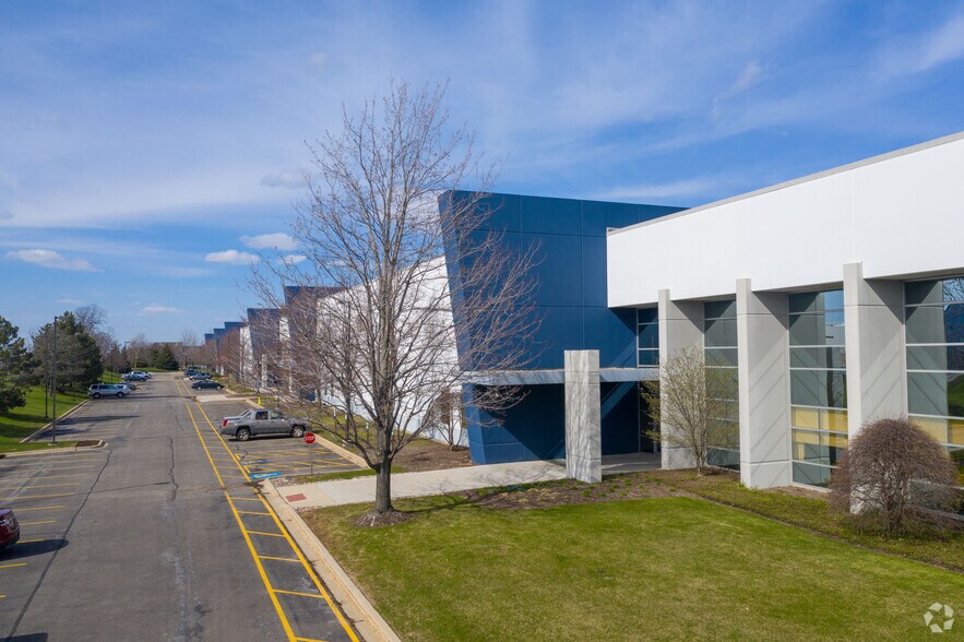 1585-1705 S Waukegan Rd, Waukegan, IL à louer - Photo de l’immeuble – Image 3 sur 9