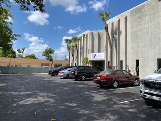 Plus de détails pour 635-695 NW 4th Ave, Fort Lauderdale, FL - Industriel/Logistique à louer