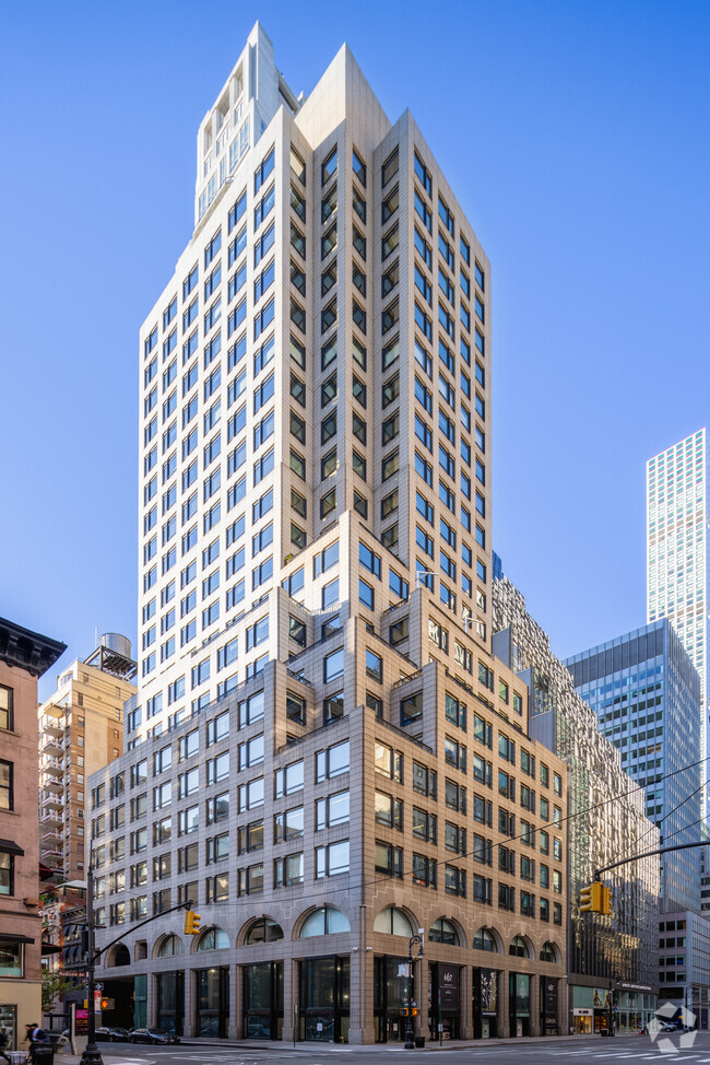 Plus de détails pour 667 Madison Ave, New York, NY - Bureau à louer