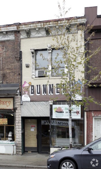 3054 Dundas St W, Toronto, ON à louer - Photo de l’immeuble – Image 2 sur 4