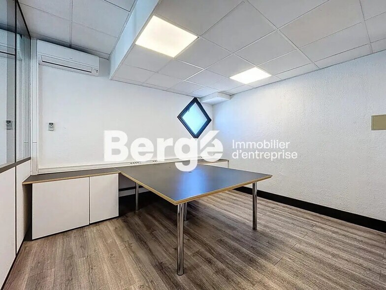 Bureau dans Cagnes-sur-Mer à louer - Photo de l’immeuble – Image 3 sur 8