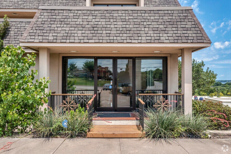 2504 Ridge Rd, Rockwall, TX à louer - Photo de l’immeuble – Image 2 sur 5