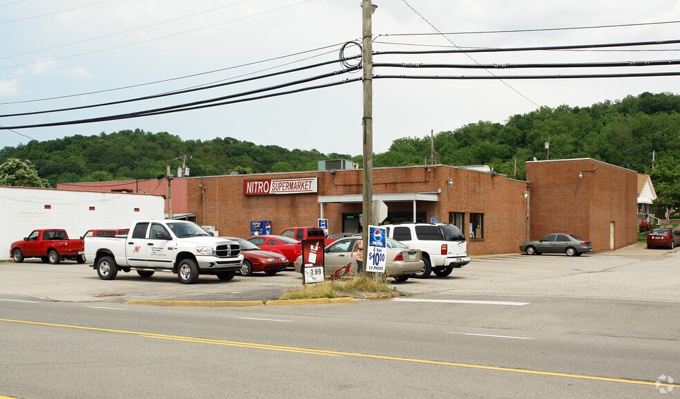 2501 1st Ave, Nitro, WV à vendre - Photo principale – Image 1 sur 5