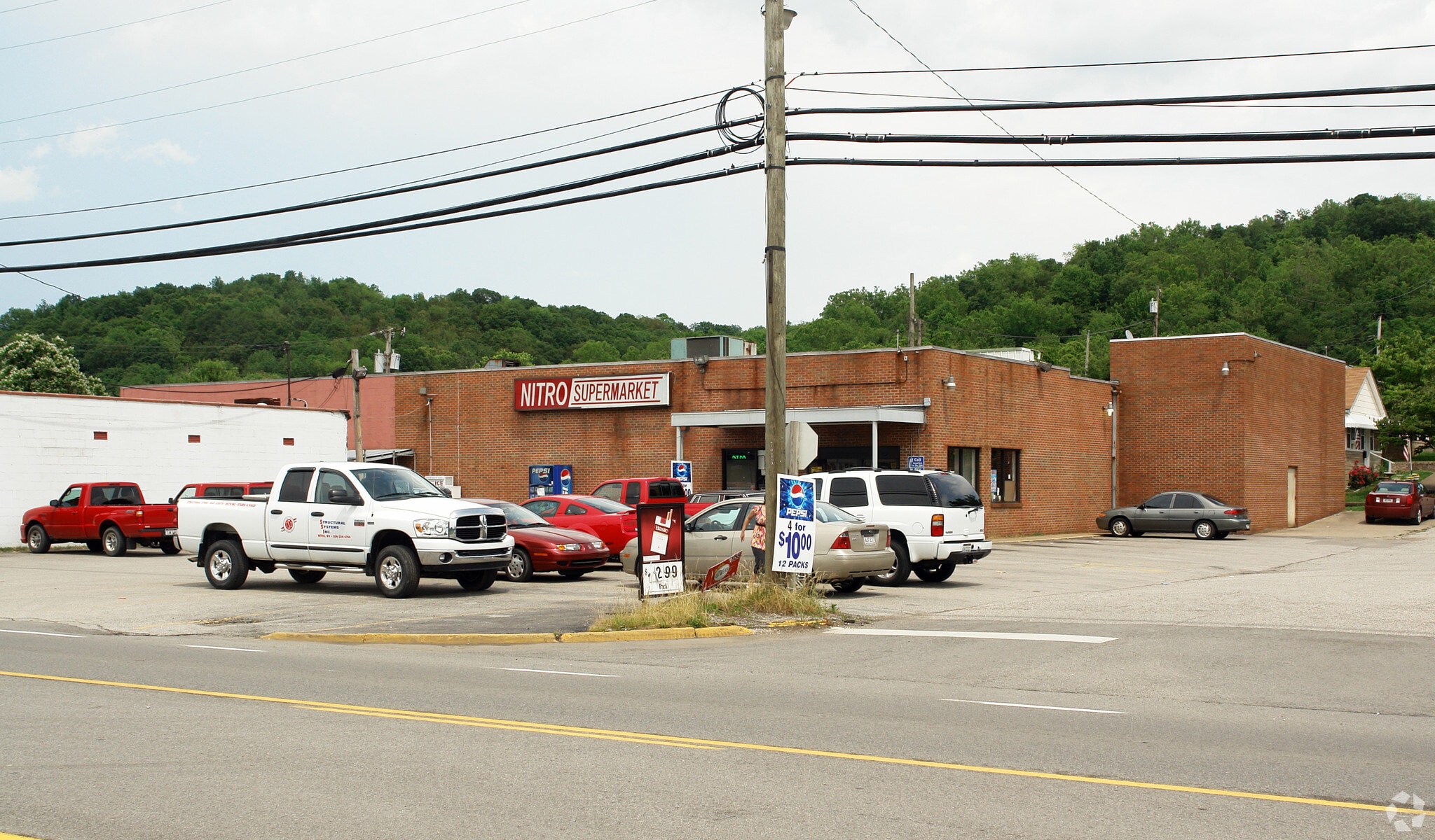 2501 1st Ave, Nitro, WV à vendre Photo principale– Image 1 sur 6