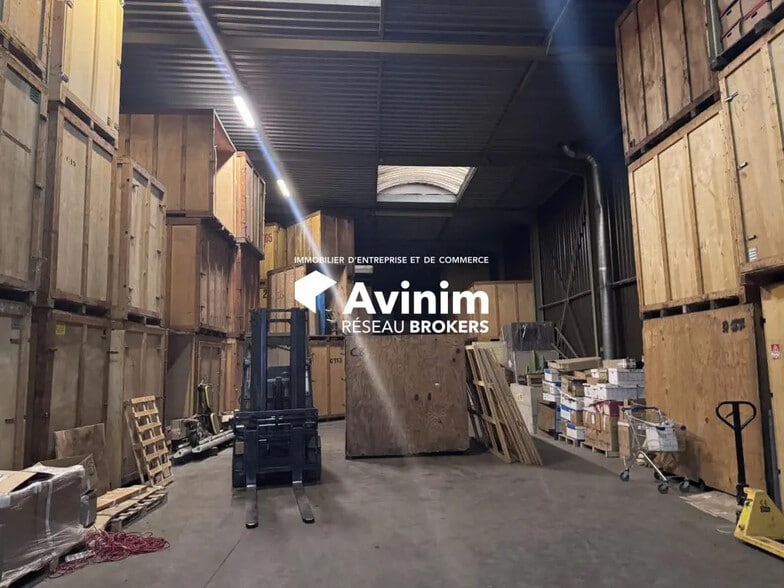 Industriel/Logistique dans Montreuil à louer - Photo de l’immeuble – Image 1 sur 3