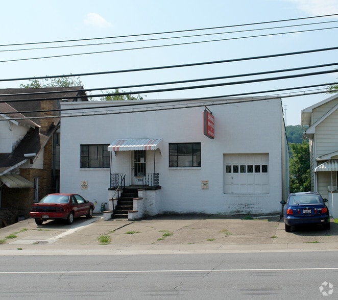 2811 3rd Ave, Huntington, WV à vendre - Photo principale – Image 1 sur 6