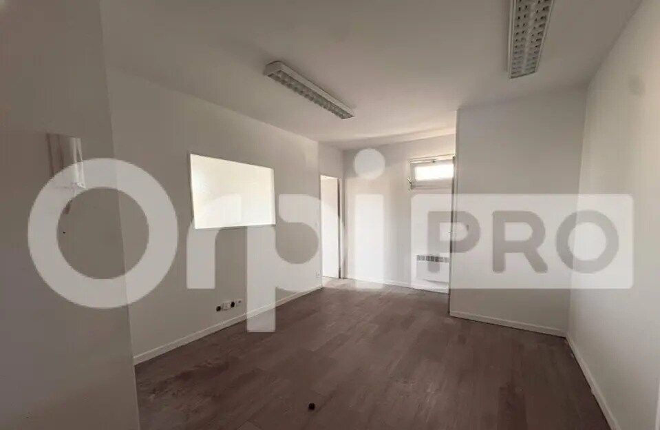 Bureau dans Villecresnes à louer Photo intérieure– Image 1 sur 6