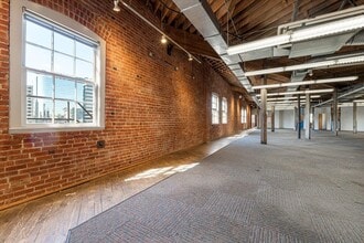 2020 Baltimore Ave, Kansas City, MO à louer Photo intérieure– Image 2 sur 8