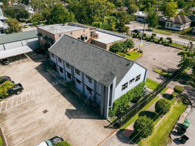 733 E 12th 1/2 St, Houston, TX à vendre - Photo de l’immeuble – Image 3 sur 20
