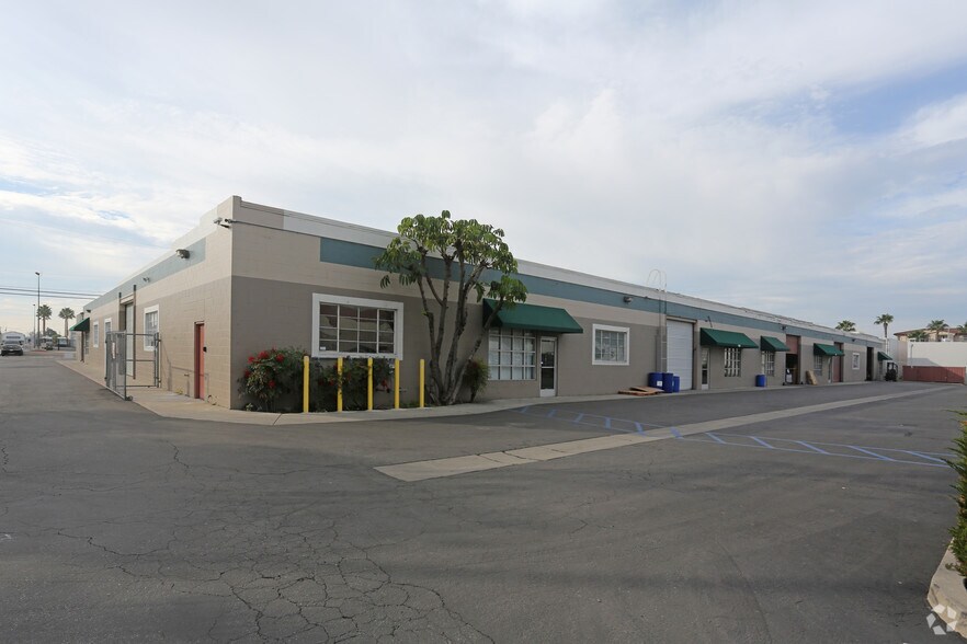 8475 Artesia Blvd, Buena Park, CA à louer - Photo de l’immeuble – Image 3 sur 4