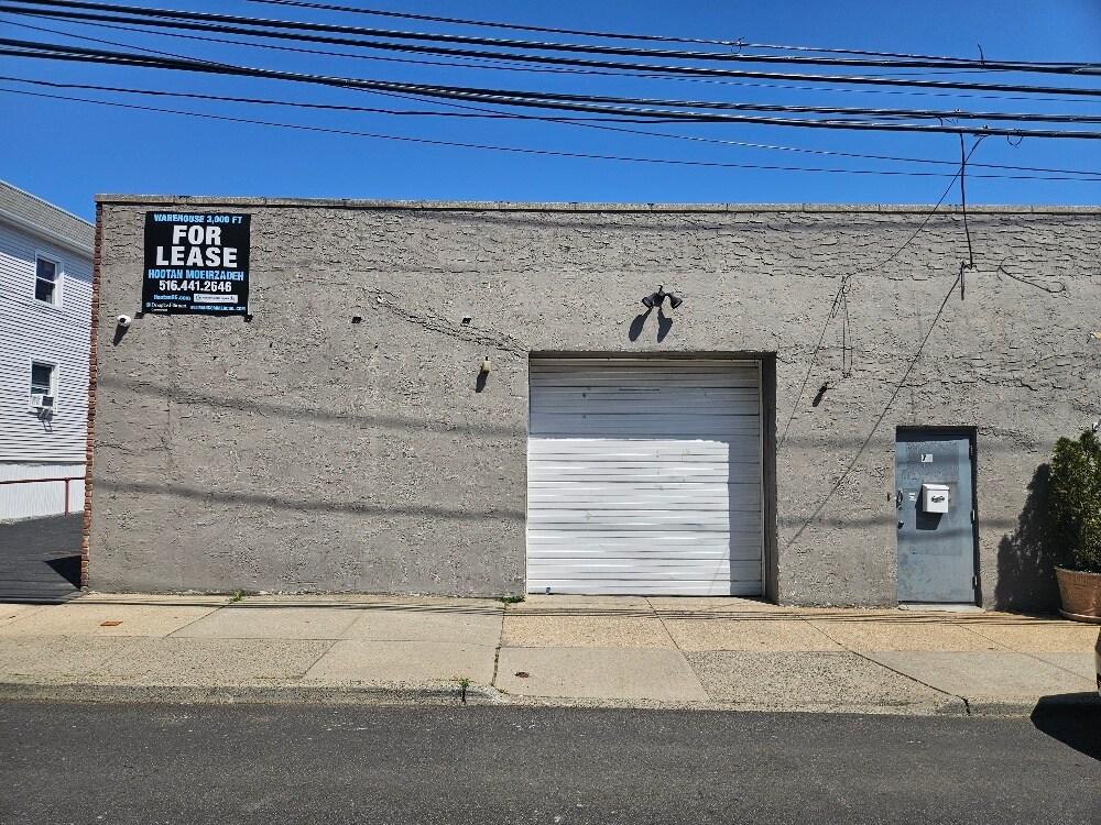 7 Florence St, Floral Park, NY à louer Photo principale– Image 1 sur 11