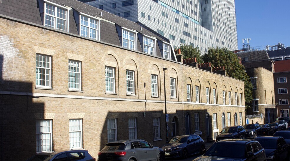 31-43 Ashfield St, Londres à vendre - Photo de l’immeuble – Image 2 sur 3