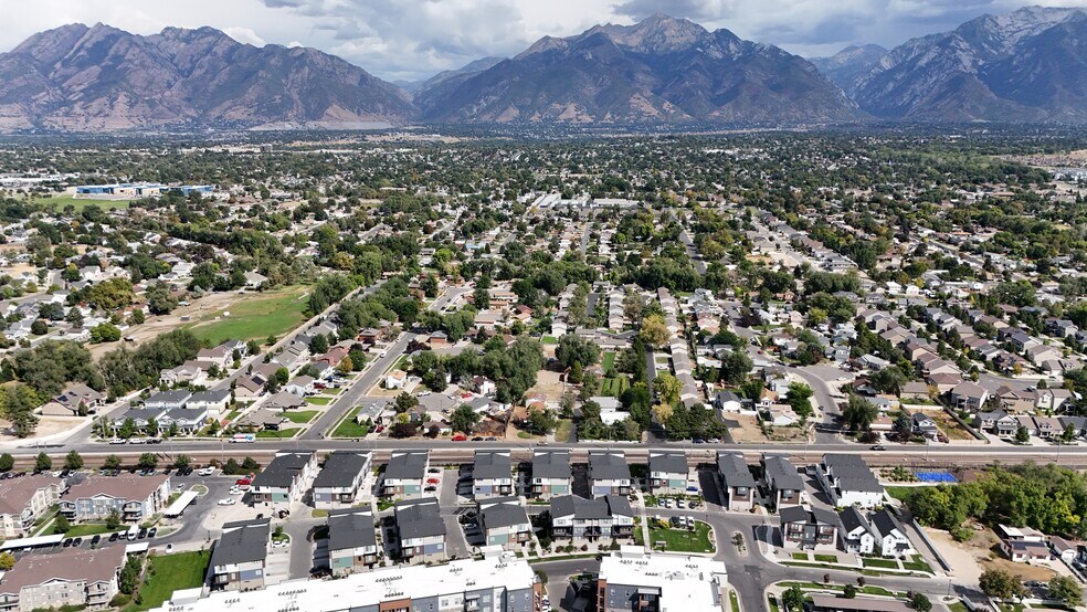 Princeton Terrace Townhomes - 9 Units portefeuille de 2 biens à vendre sur LoopNet.fr - Aérien – Image 2 sur 41