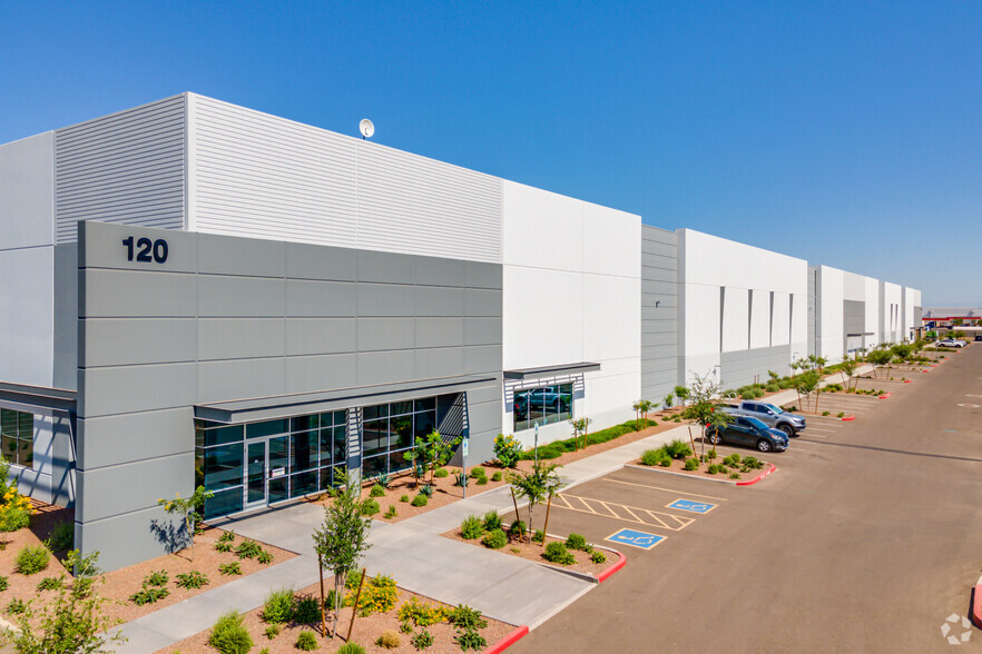 120 N 83rd Ave, Tolleson, AZ à louer - Photo de l’immeuble – Image 1 sur 9