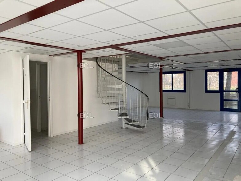 Local d’activités dans Choisy-le-Roi à louer - Photo de l’immeuble – Image 3 sur 6