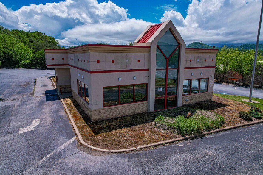 375 Long Shoals Rd, Arden, NC à vendre - Photo de l’immeuble – Image 2 sur 12