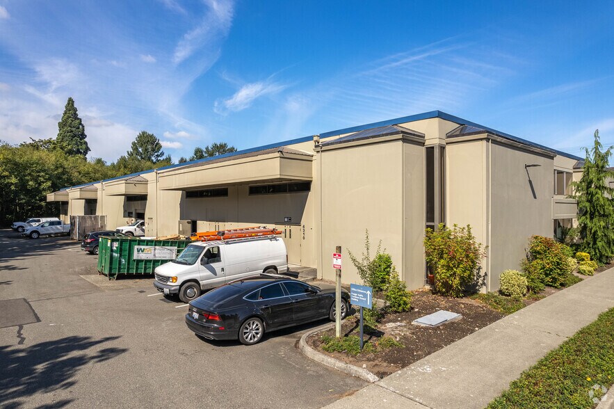 4304-4310 S 131st Pl, Tukwila, WA à louer - Photo de l’immeuble – Image 2 sur 3