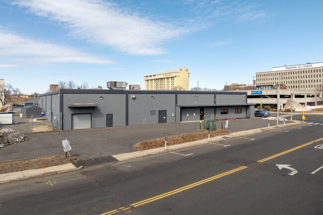 Plus de détails pour 612-616 Dwight St, Springfield, MA - Industriel/Logistique à vendre