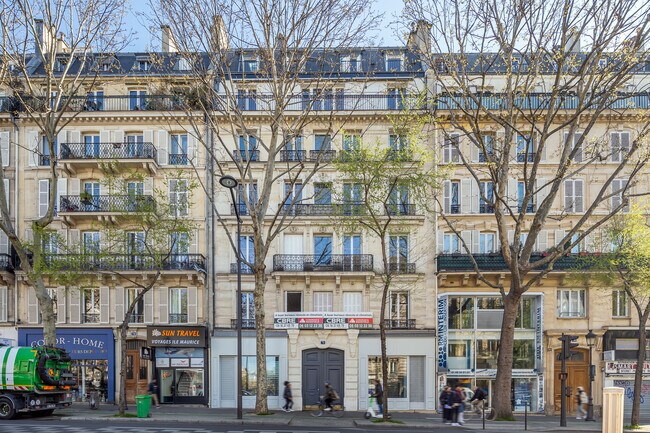 Plus de détails pour Boulevard De Magenta, Paris - Bureau à louer