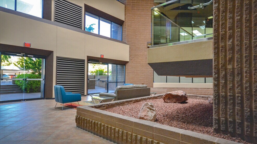 8687 E Via de Ventura, Scottsdale, AZ à vendre - Photo de l’immeuble – Image 3 sur 6