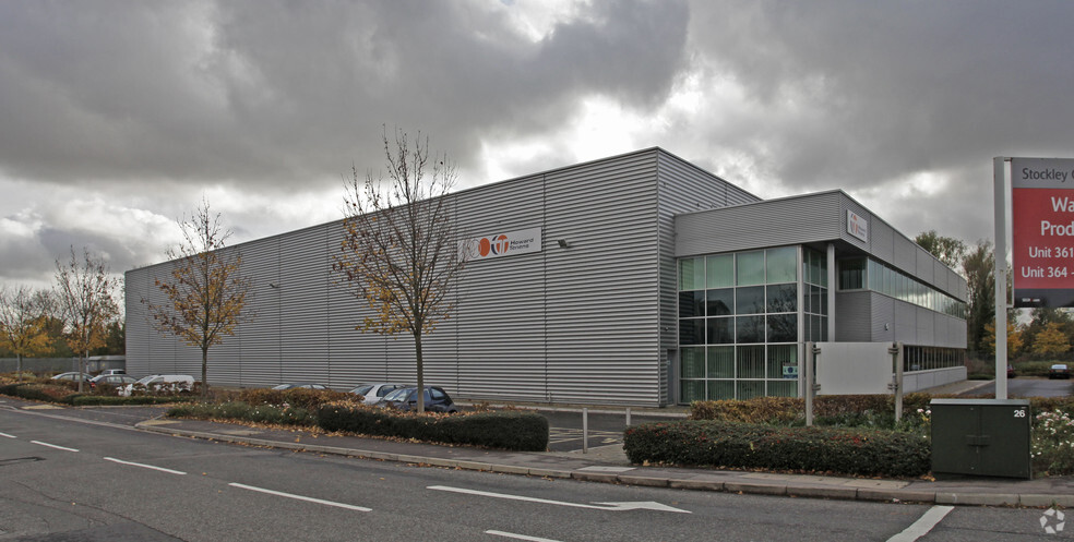 360 Stockley Clos, West Drayton à louer - Photo principale – Image 3 sur 6